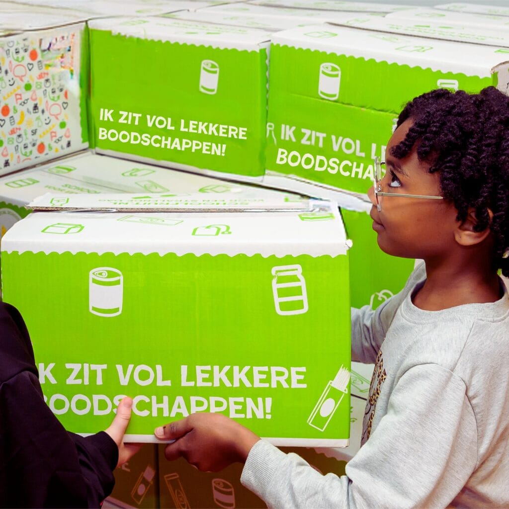 Meisje draagt Winterfeestpakket